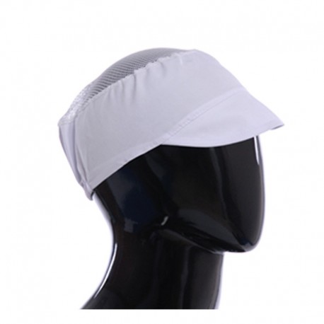 GORRO TEJIDO CON VISERA Y REJILLA